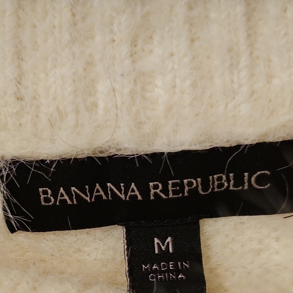 Banana Republic Winter White Fuzzy Sweater, Size Medium - Picture 2 of 9